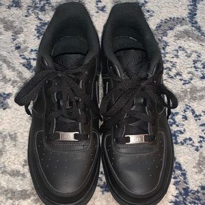 Black airforce 1s